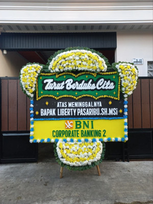 Papan Bunga Duka di Medari
