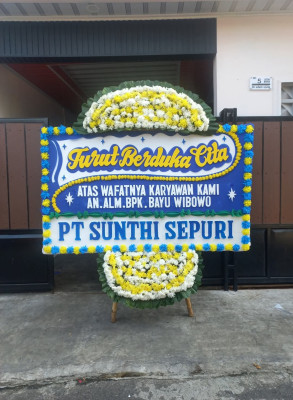 Papan Bunga Duka di Medari